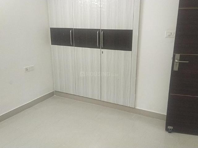 2 BHK Apartment in Sector 143B for rent Noida. The reference number is 20957883
