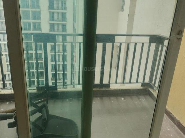2 BHK Apartment in Sector 143B for rent Noida. The reference number is 21033307