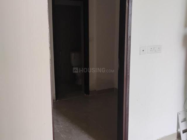 2 BHK Apartment in Sector 143B for rent Noida. The reference number is 21184451