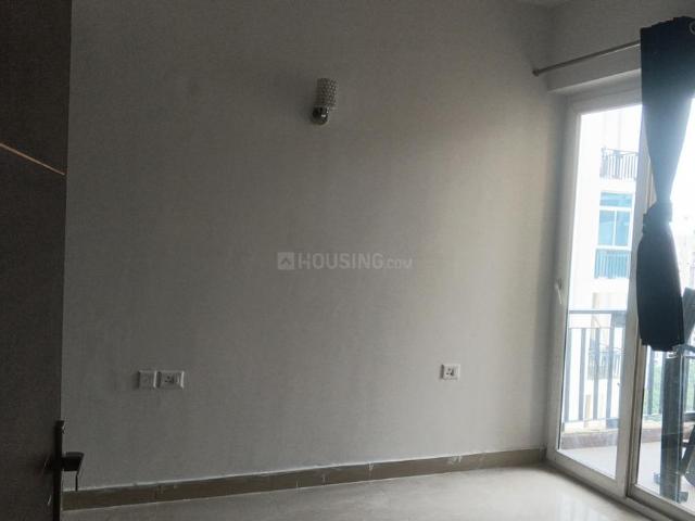 2 BHK Apartment in Sector 143B for rent Noida. The reference number is 21184603