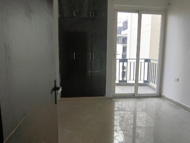 2 BHK Apartment in Sector 143B for rent Noida. The reference number is 21185248