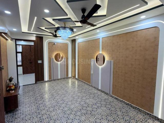 3 BHK Apartment in Bharat Vihar for resale New Delhi. The reference number is 19920128