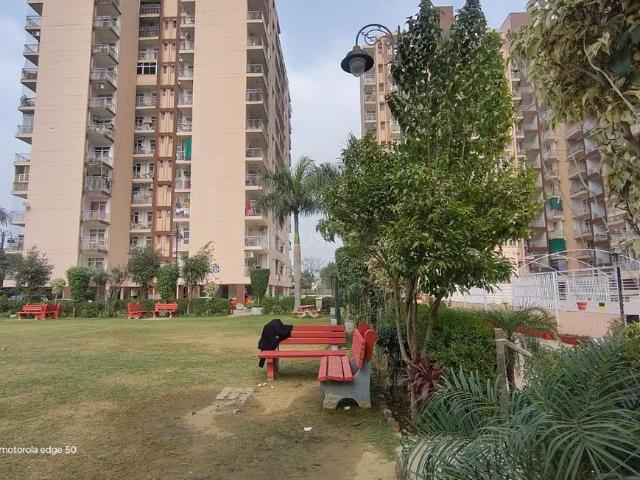 2 BHK Apartment in Sector 14 for resale Gurgaon. The reference number is 19870259