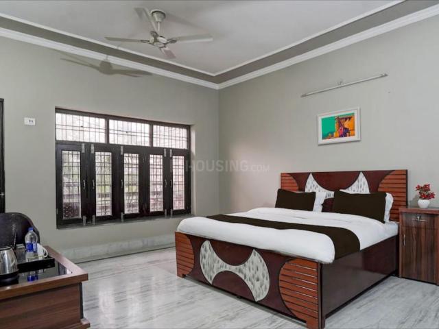 2 BHK Apartment in Sector 151 for rent Noida. The reference number is 18811414