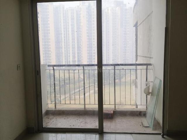 2 BHK Apartment in Sector 151 for rent Noida. The reference number is 21117076