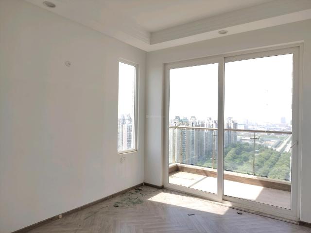 2 BHK Apartment in Sector 152 for rent Noida. The reference number is 21248094