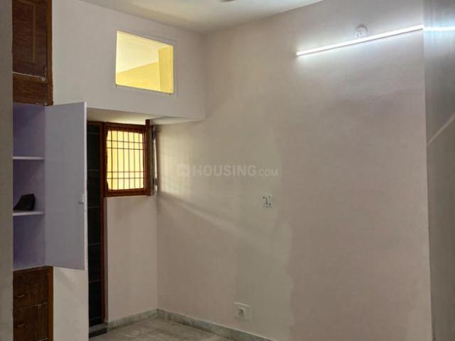 2 BHK Apartment in Sector 17 Dwarka for rent New Delhi. The reference number is 21042517