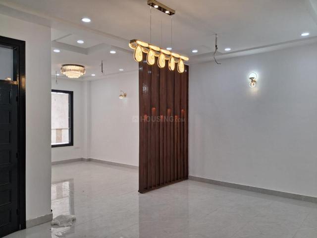 2 BHK Apartment in Sector 18 for resale Noida. The reference number is 20493112