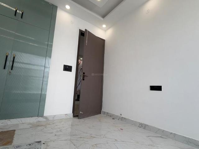 2 BHK Apartment in Sector 19 Dwarka for resale New Delhi. The reference number is 21110254
