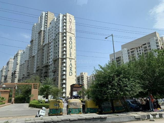 2 BHK Apartment in Sector 100 for resale Noida. The reference number is 20747423