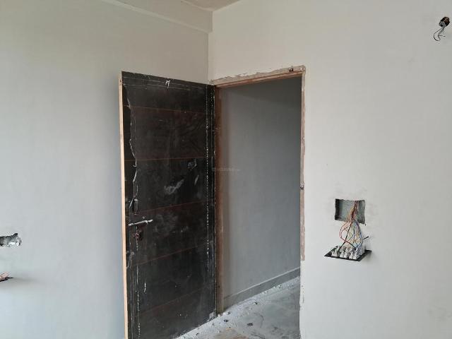 2 BHK Apartment in Sector 101 for resale Noida. The reference number is 21158223