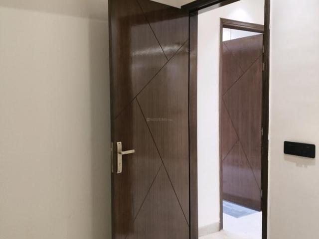 2 BHK Apartment in Sector 102 for rent Gurgaon. The reference number is 19167604