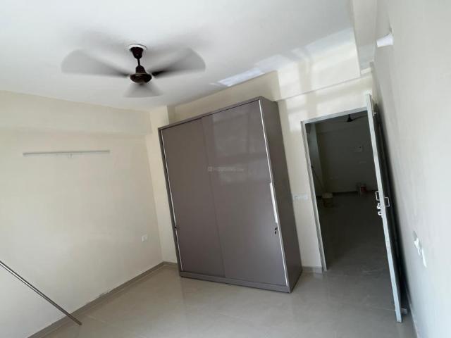 2 BHK Apartment in Sector 102 for rent Gurgaon. The reference number is 21217165
