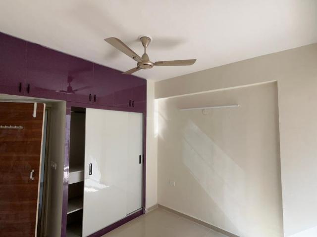 2 BHK Apartment in Sector 102 for rent Gurgaon. The reference number is 21217365