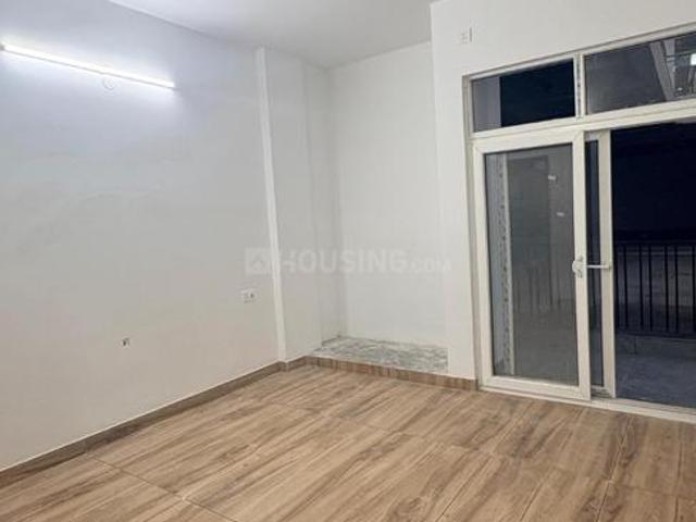 2 BHK Apartment in Sector 102 for resale Noida. The reference number is 21328704