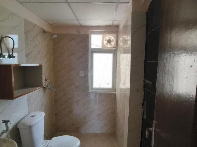 2 BHK Apartment in Sector 107 for rent Noida. The reference number is 20606435