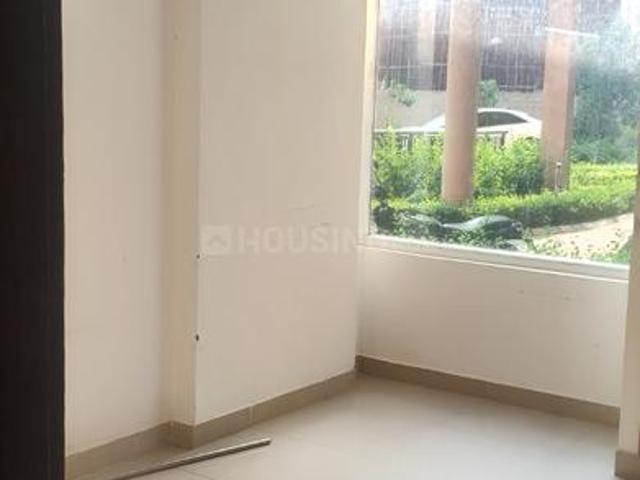 2 BHK Apartment in Sector 107 for rent Noida. The reference number is 20977609