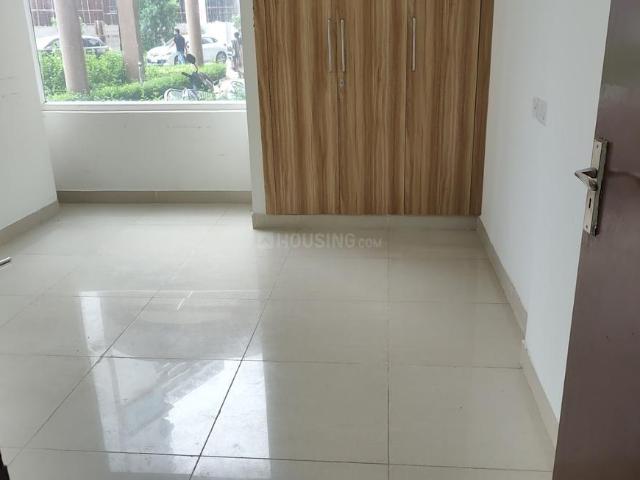 2 BHK Apartment in Sector 107 for rent Noida. The reference number is 20996774