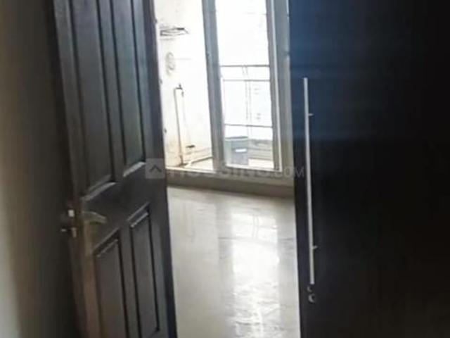 2 BHK Apartment in Sector 107 for rent Noida. The reference number is 21182301