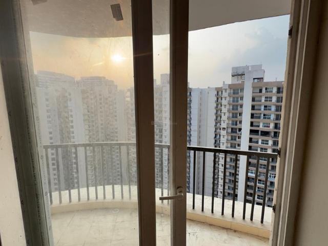 2 BHK Apartment in Sector 107 for rent Noida. The reference number is 21123132