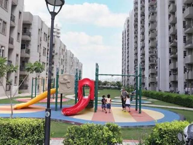 2 BHK Apartment in Sector 107 for resale Gurgaon. The reference number is 21196556
