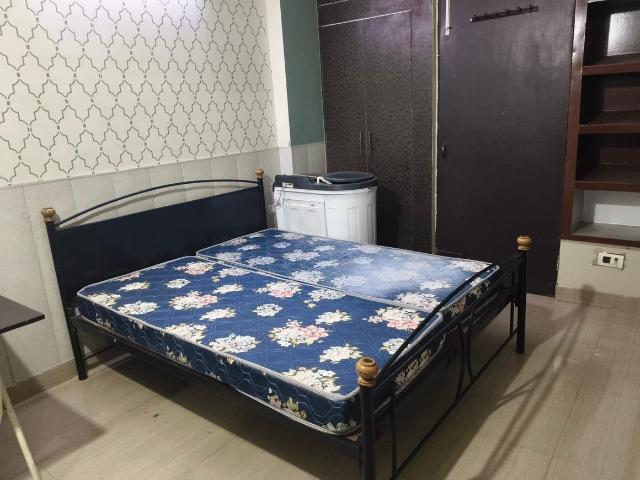 2 BHK Apartment in Sector 104 for rent Noida. The reference number is 20695429