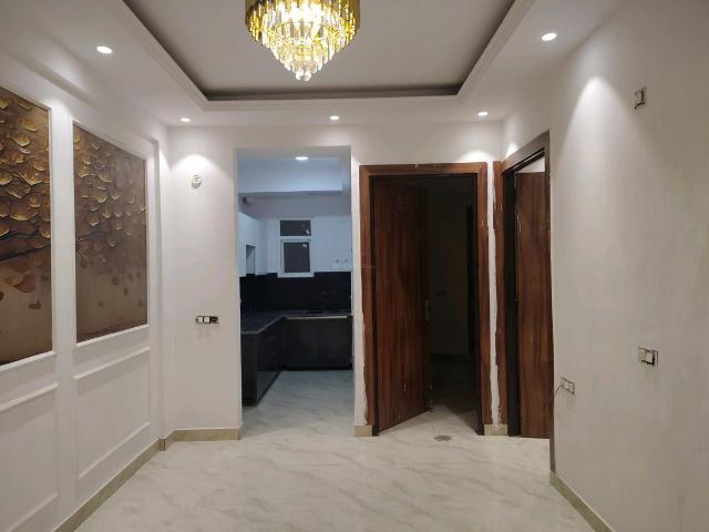 2 BHK Apartment in Sector 104 for resale Noida. The reference number is 19320353