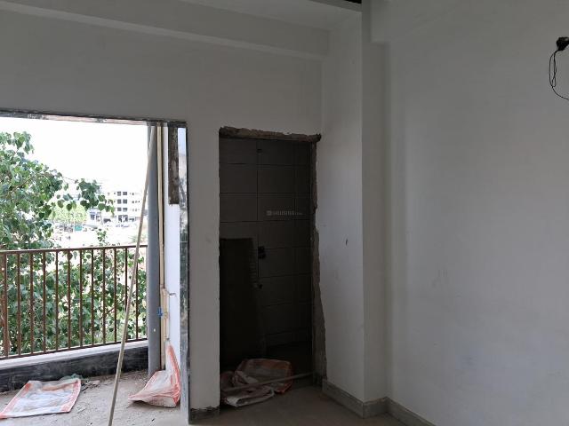 2 BHK Apartment in Sector 104 for resale Noida. The reference number is 19842829