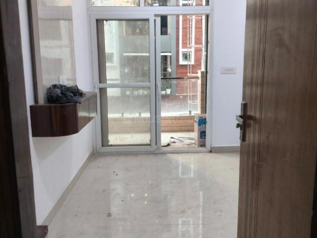 2 BHK Apartment in Sector 104 for resale Noida. The reference number is 21156987