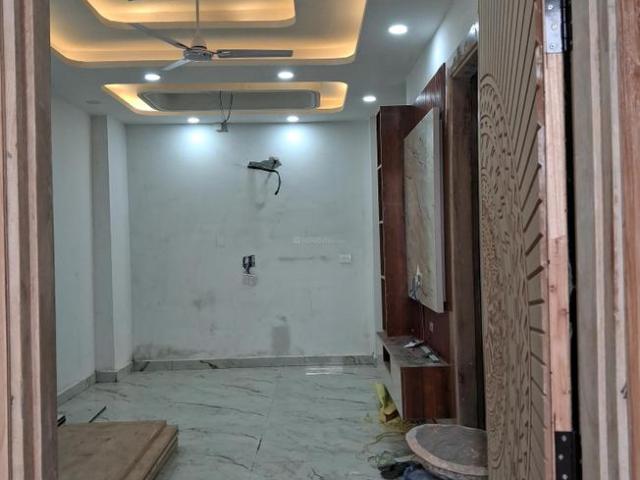 2 BHK Apartment in Sector 104 for resale Noida. The reference number is 21197371