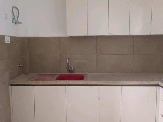 2 BHK Apartment in Sector 106 for resale Gurgaon. The reference number is 18804918