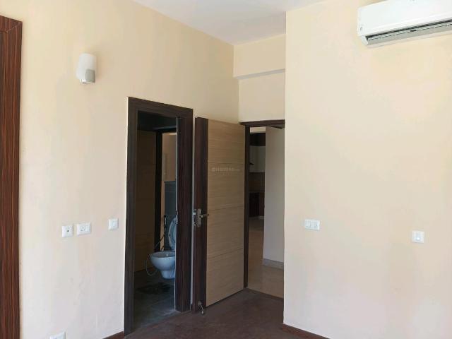 2 BHK Apartment in Sector 106 for resale Gurgaon. The reference number is 20015690