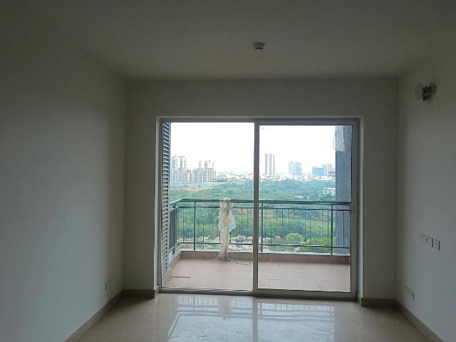 2 BHK Apartment in Sector 106 for resale Gurgaon. The reference number is 21042903