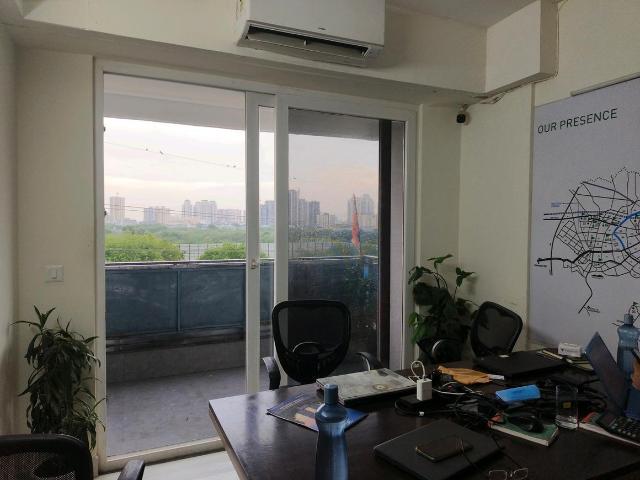 2 BHK Apartment in Sector 106 for resale Gurgaon. The reference number is 21090225