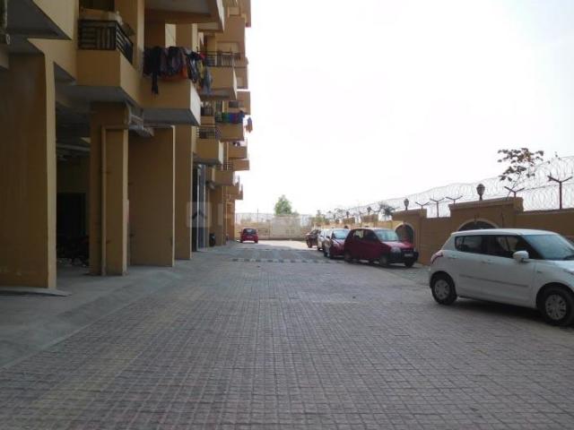 2 BHK Apartment in Sector 110 for rent Noida. The reference number is 20974666