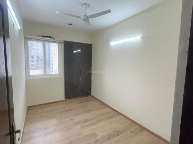 2 BHK Apartment in Sector 110 for rent Noida. The reference number is 21191112
