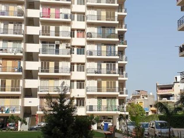 2 BHK Apartment in Sector 111 for rent Gurgaon. The reference number is 18478407