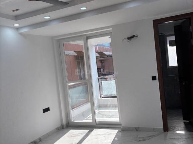 2 BHK Apartment in Sector 11 Dwarka for resale New Delhi. The reference number is 21273262