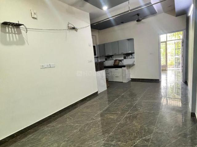 2 BHK Apartment in Sector 11 for resale Gurgaon. The reference number is 21286189