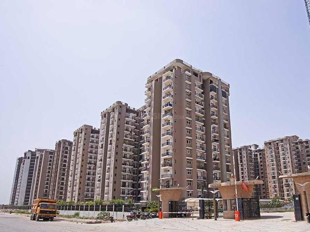 2 BHK Apartment in Sector 120 for resale Noida. The reference number is 21133845