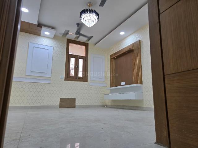 2 BHK Apartment in Sector 122 for resale Noida. The reference number is 20030787