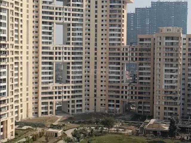 2 BHK Apartment in Sector 128 for resale Noida. The reference number is 20193730