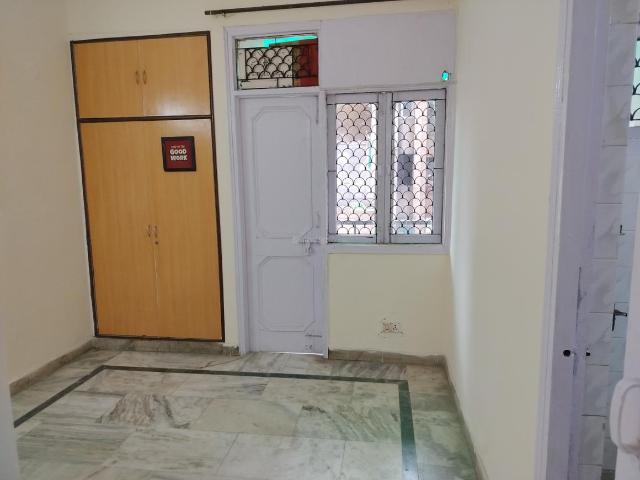 2 BHK Apartment in Sector 12 Dwarka for rent New Delhi. The reference number is 20747056