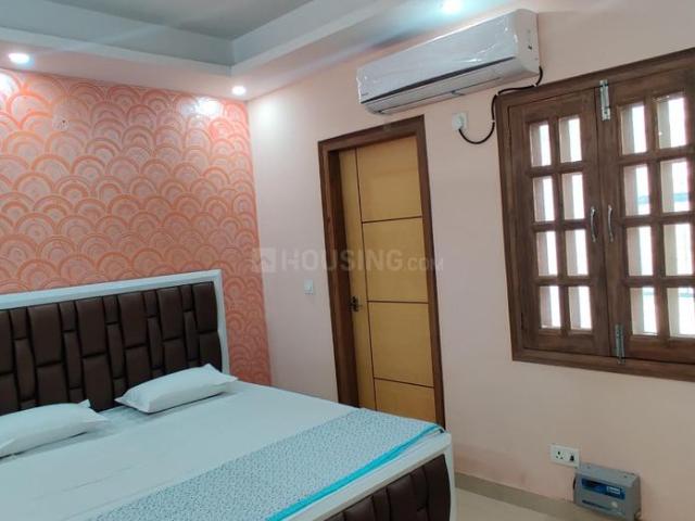 2 BHK Apartment in Sector 133 for rent Noida. The reference number is 20847174