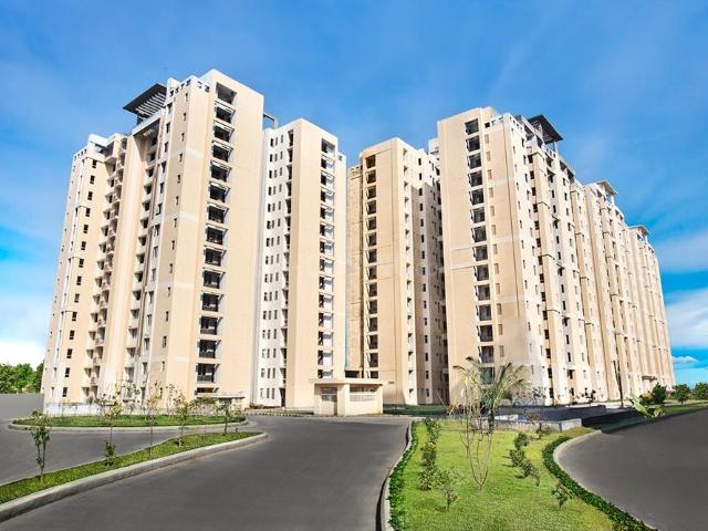 2 BHK Apartment in Sector 133 for rent Noida. The reference number is 20967586