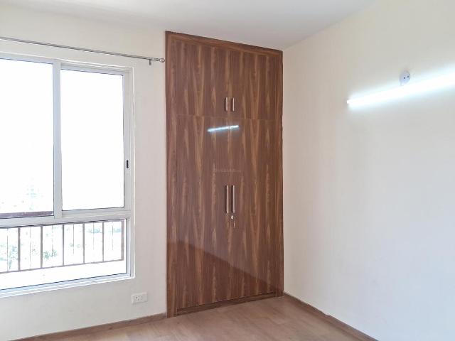 2 BHK Apartment in Sector 131 for rent Noida. The reference number is 20113925