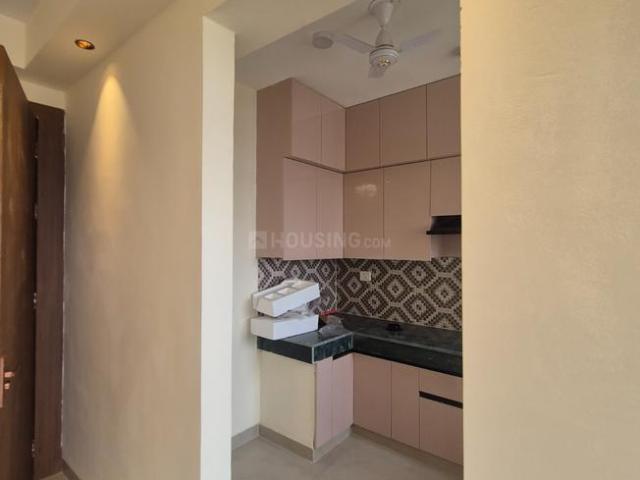 2 BHK Apartment in Sector 131 for rent Noida. The reference number is 20805099