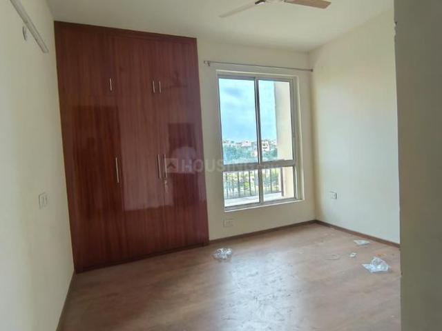 2 BHK Apartment in Sector 131 for rent Noida. The reference number is 21045783
