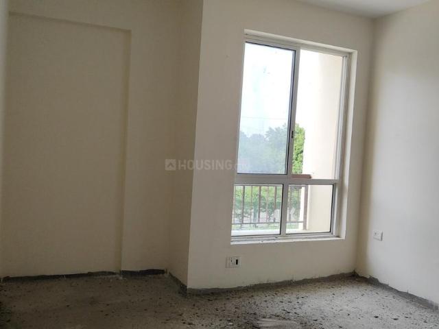 2 BHK Apartment in Sector 131 for rent Noida. The reference number is 21035079