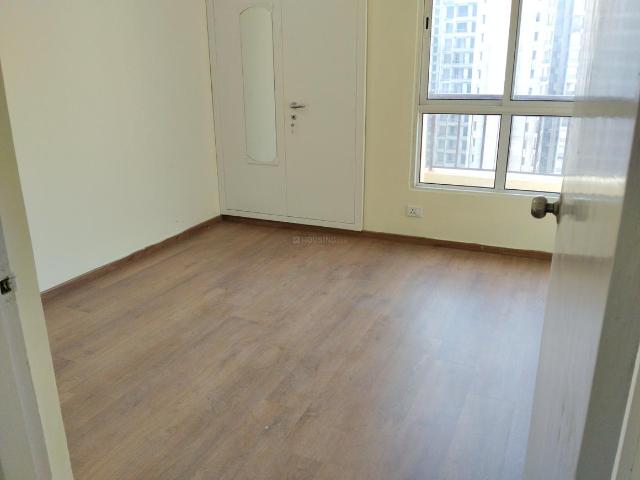 2 BHK Apartment in Sector 131 for rent Noida. The reference number is 21135514